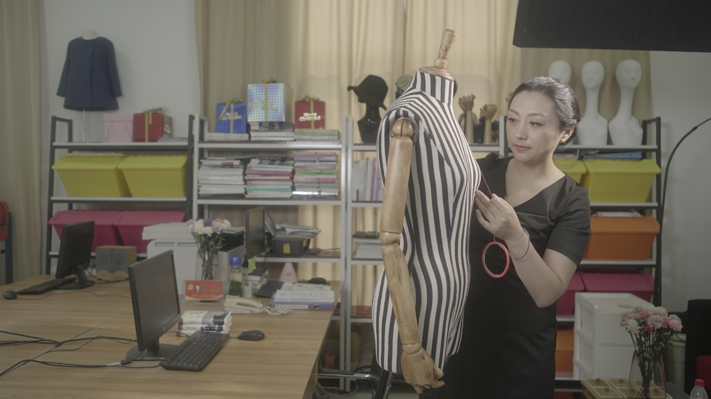 序号14_施捷_培养对象生活照-横版_设计师简介照片1 序号14_施捷_培养对象生活照-横版_设计师简介照片1